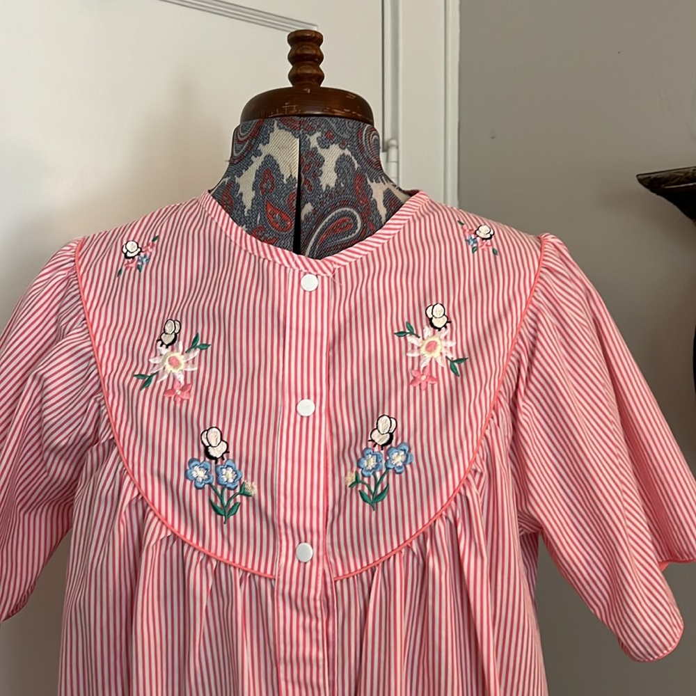 Women’s Vintage Basic Editions Intimates Duster - image 2